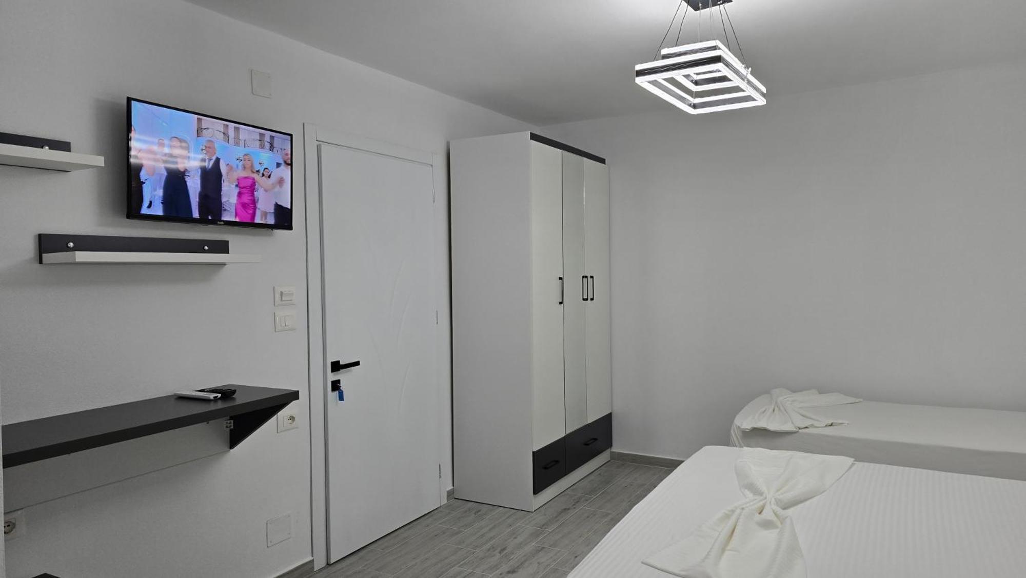 Guest House Pogradeci المظهر الخارجي الصورة