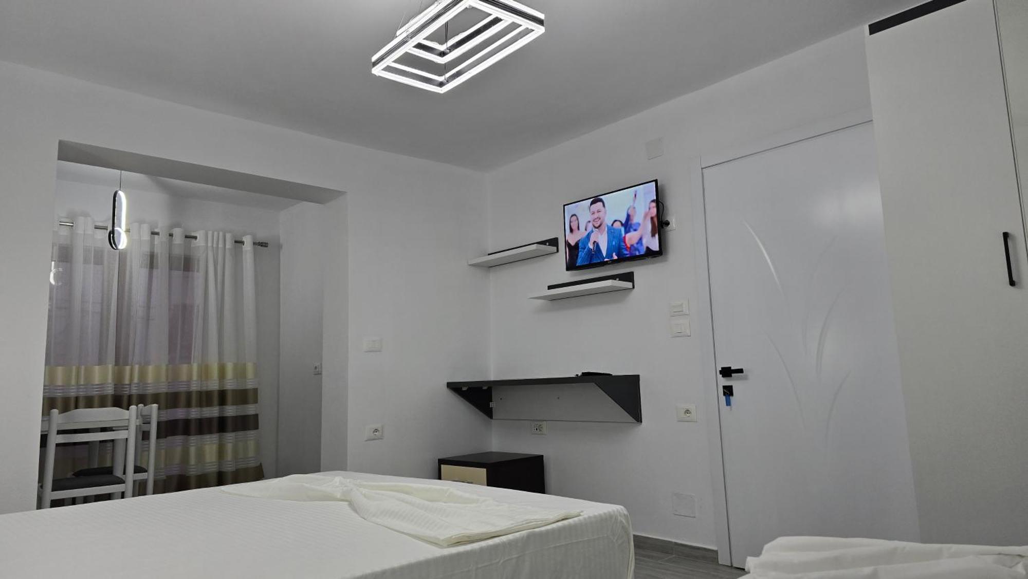 Guest House Pogradeci المظهر الخارجي الصورة