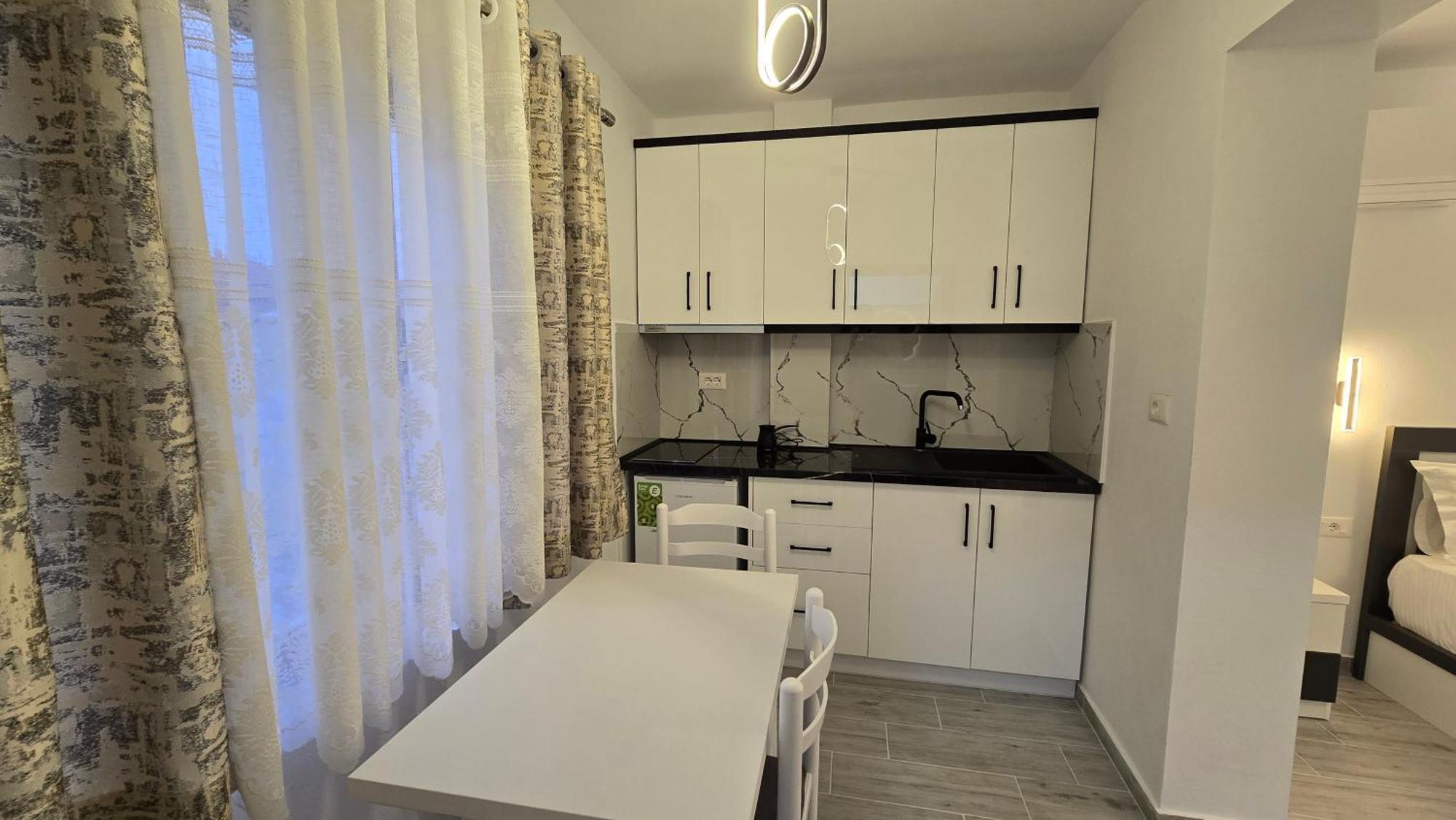 Guest House Pogradeci المظهر الخارجي الصورة